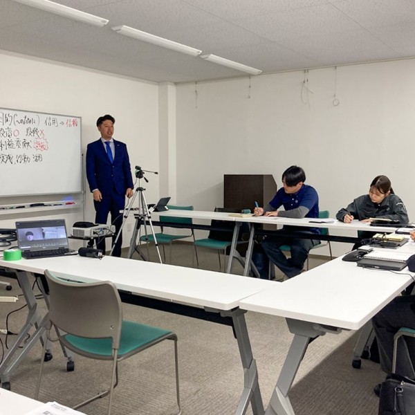 4月18日に「新入社員研修」「若手社員研修」を行いました