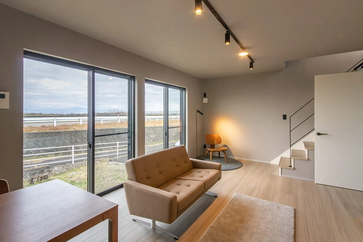 2. 景色を暮らしに取り込んだ、シンプルな住まい