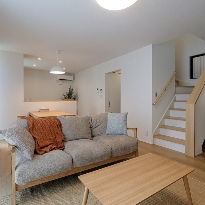 光と暮らす、シンプルな住まい