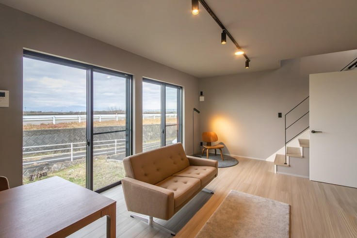 景色を暮らしに取り込んだ、シンプルな住まい