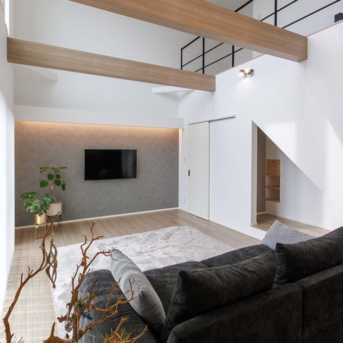 広さと心地よさを両立した、吹き抜けのある住まい