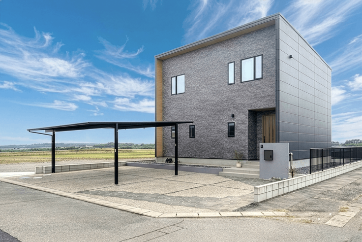 広さと心地よさを両立した、吹き抜けのある住まい