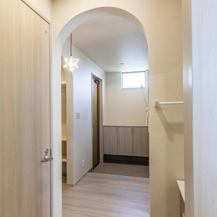 やわらかな曲線が彩る、回遊動線のある住まい